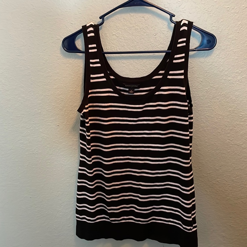 🛍 Banana Republic Sweater Tank